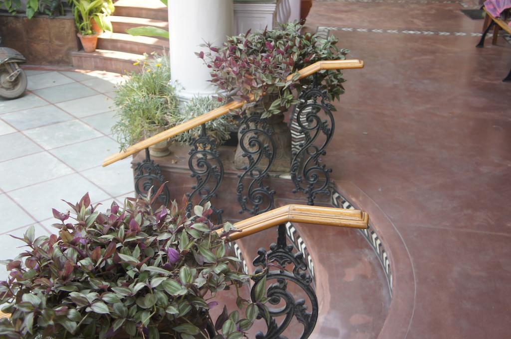 Sirohi House * New Delhi