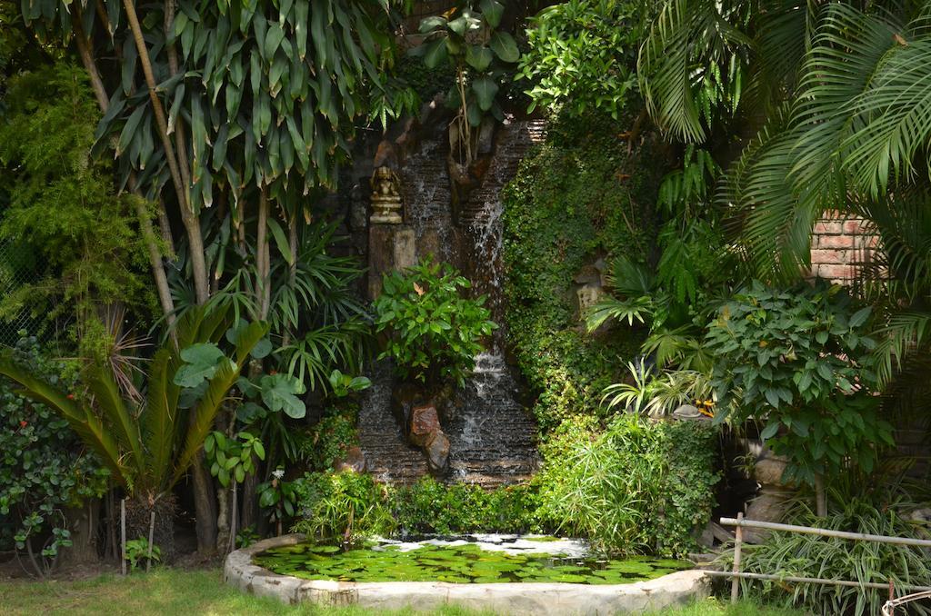 Bed & Breakfast Sirohi House